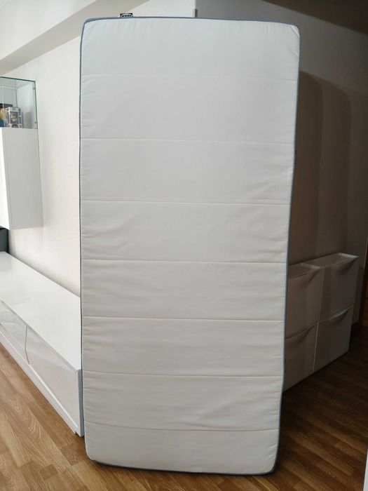Colchões solteiro IKEA — como novos (VESTMARKA + VADSÖ)