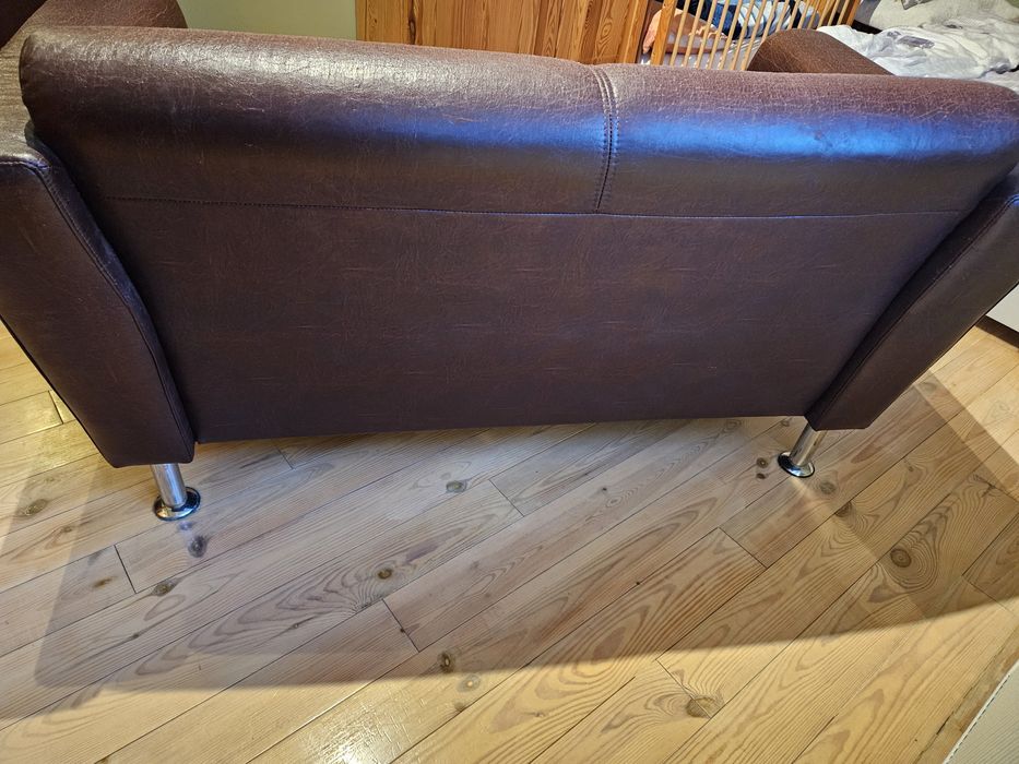 Sofa nierozkładana brązowa