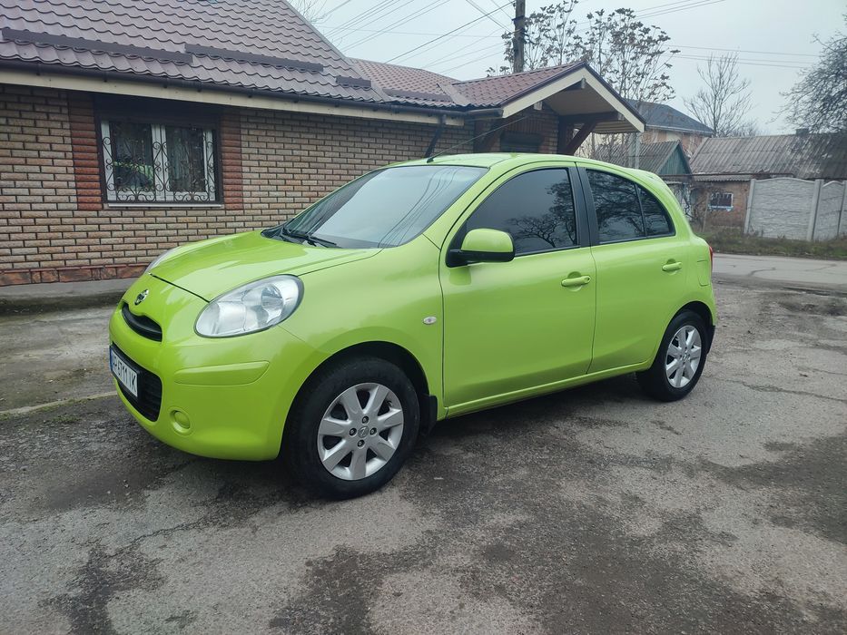 НИССАН МИКРА 2013г АВТОМАТ авто в отличном состоянии.