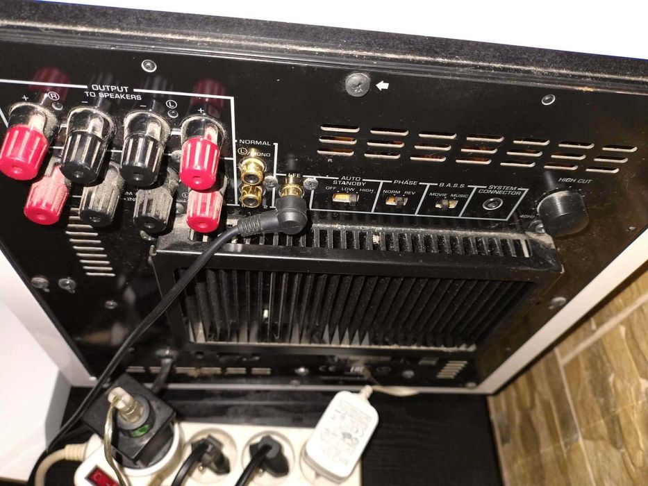 Subwoofer Yamaha NS-SW300 Aktywny 250W biały połysk