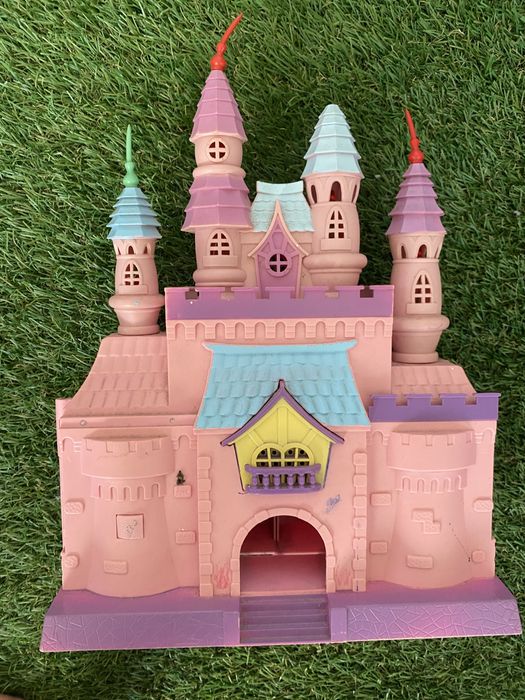 Castelo de princesa muito bonito