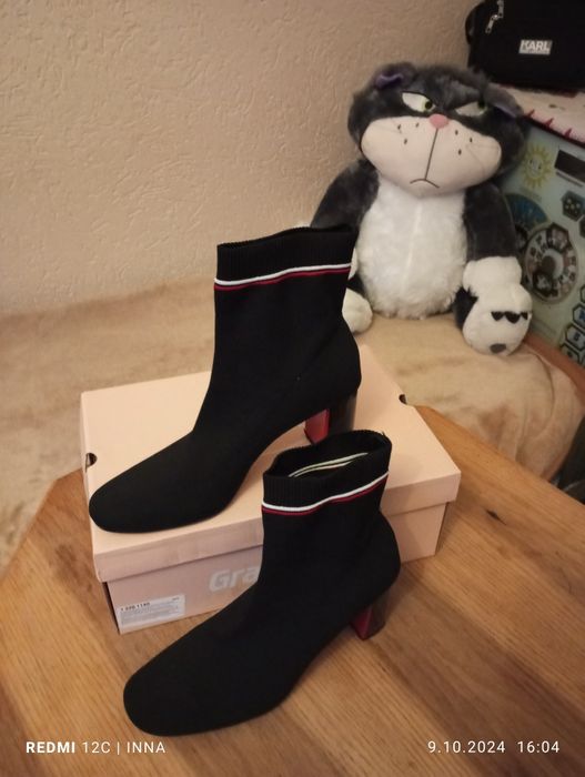 Sprzedam buty stradivarius, w bardzo dobrym stanie bez wad