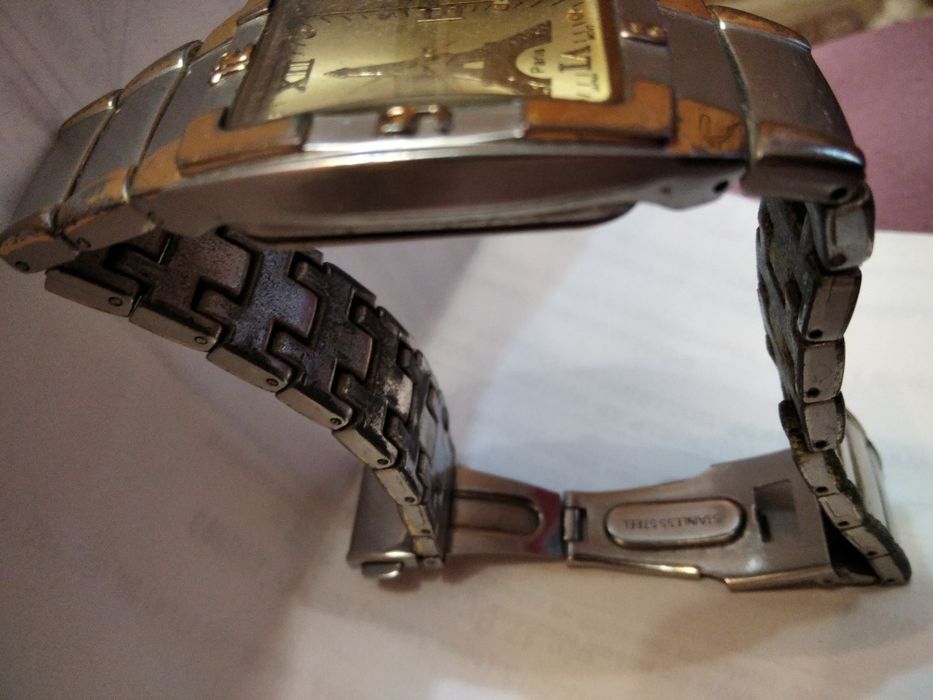 Продаю мужские часы наручные