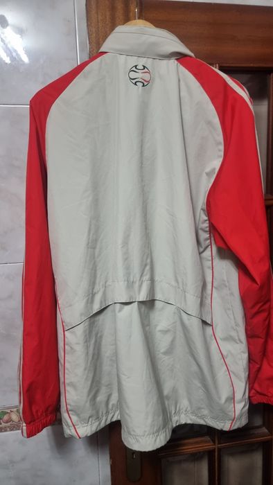 Casaco do benfica comprada na loja do benfica.