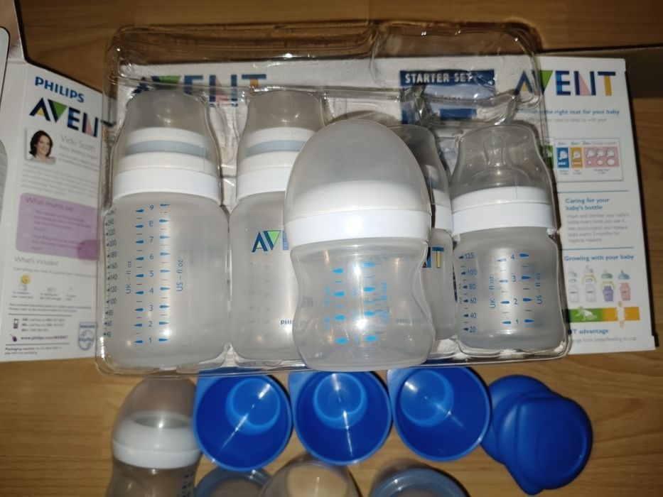 Zestaw Avent laktator, butelki, pojemniki na pokarm