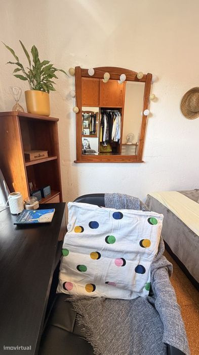 Quarto para arrendar na Sobreda | com contrato e recibos