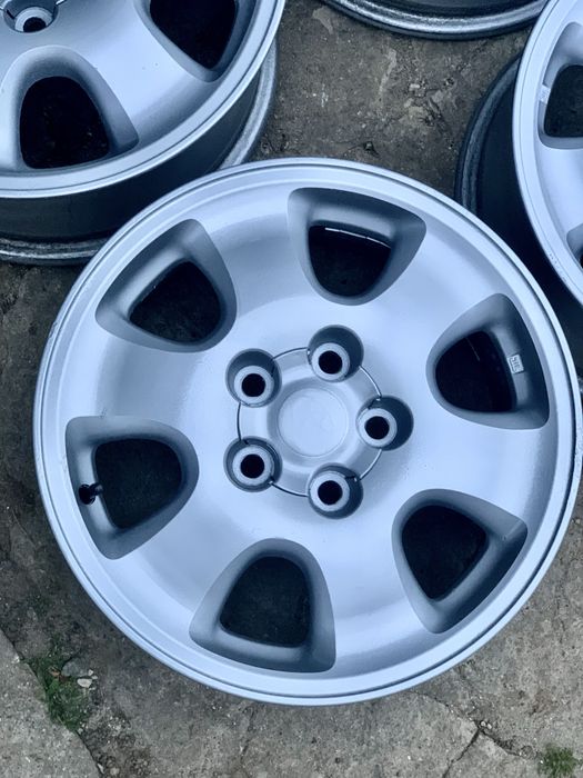 Продам диски 114.3 R16 TOYOTA оригинал