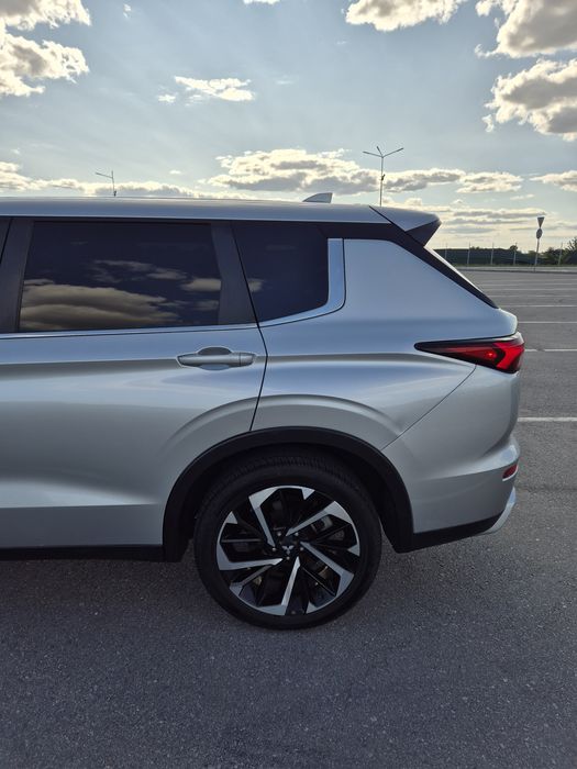 Продається Mitsubishi Outlander 2022 року
