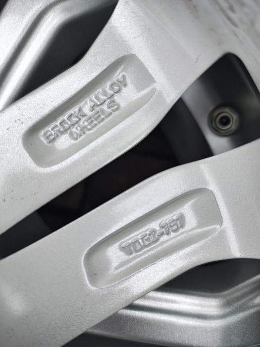 Felgi 17 Toyota 5x114,3 7,5J et40 czujniki TDG2-757