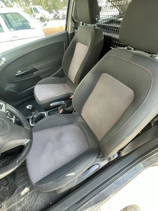 Opel corsa D em bom estado geral