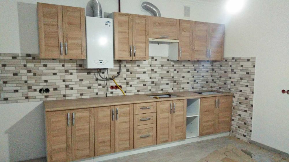Фабрична якісна кухня, в наявності у всіх розмірах.