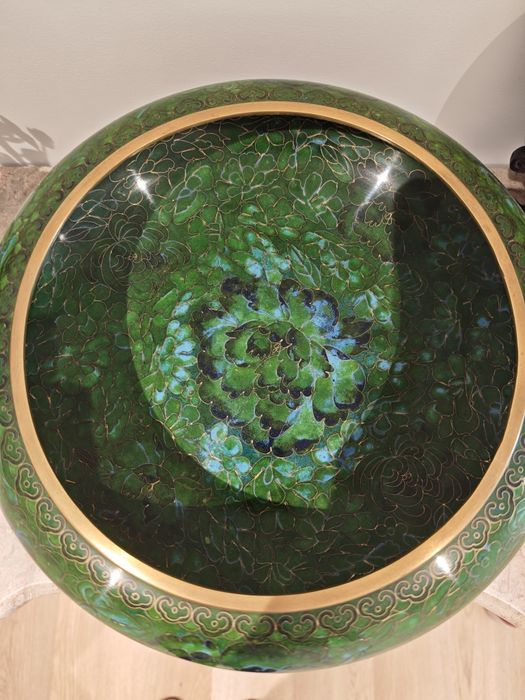 Taça/Pote Transversal em Cloisonné Vintage de Macau (31 cm diâmetro) com Base em Madeira Nobre