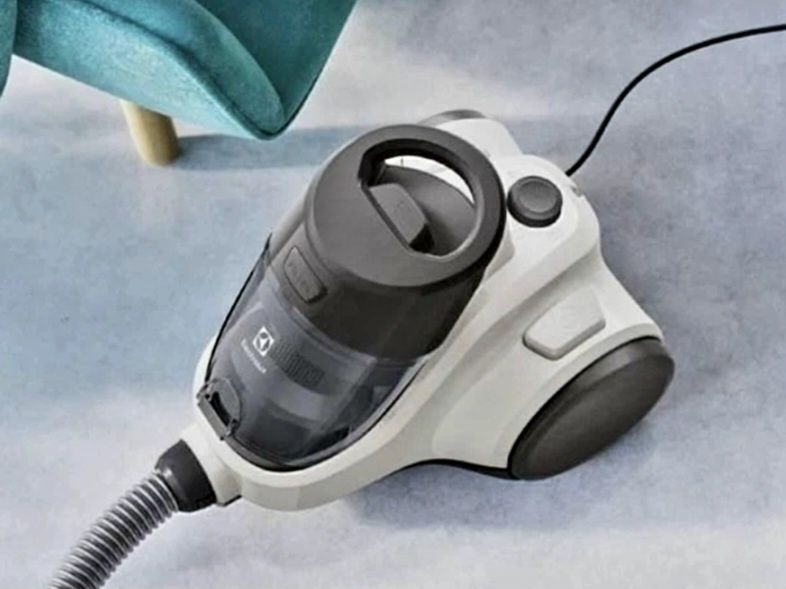 Пилосос Electrolux EC41-2SW