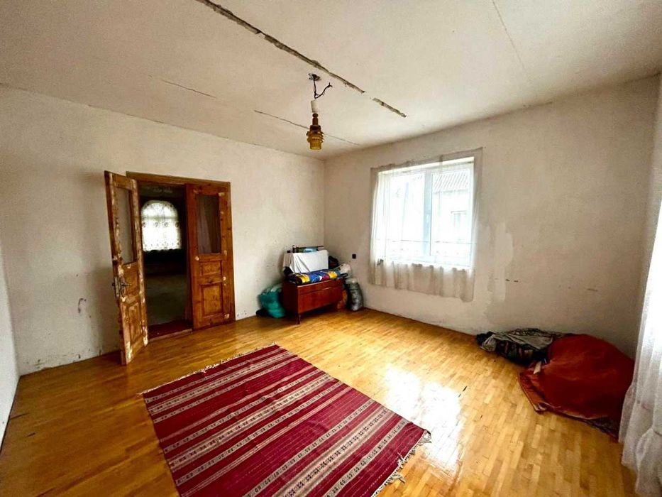 Продаж будинку в с. Курів (40 км від Івано-Франківська)