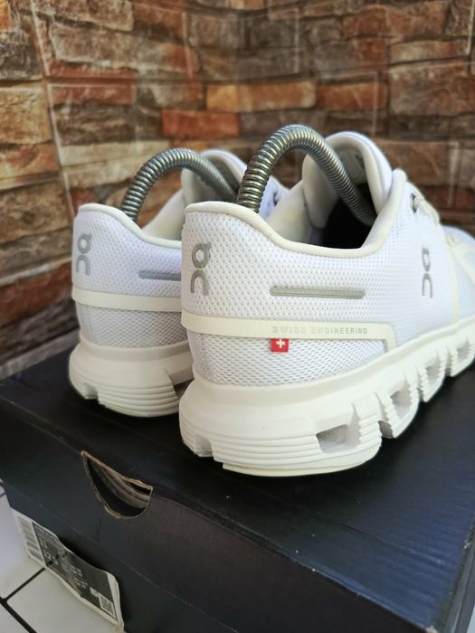 кросівки On-cloud (41р 26 см)