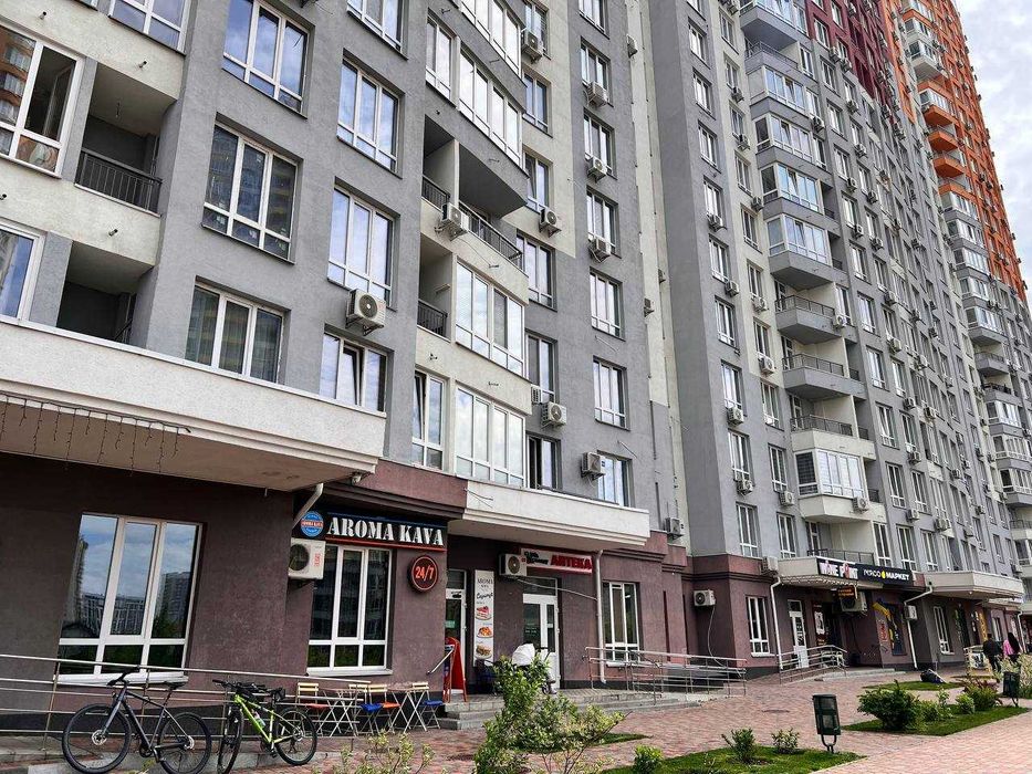 Оренда/Приміщення,108м2,фасад,2 виходи, ЖК Каховська, Киів