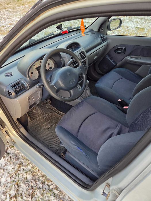 Renault Clio II 1.2 16v 2001r