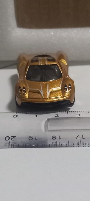 Pagani huayra hot wheels