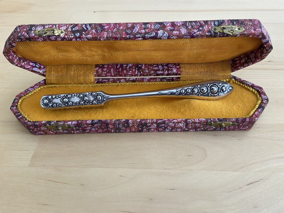 Escova dentes antiga