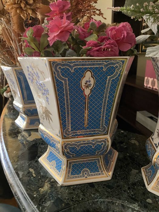 Cinco peças azuis em porcelana! Cada uma a 25 euros!