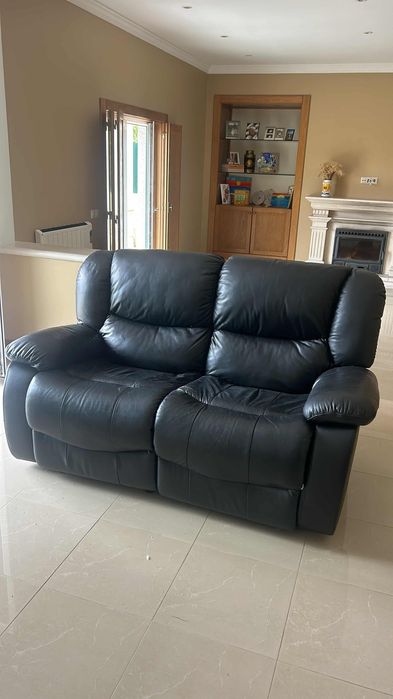 Conjunto de Sofás em Pele