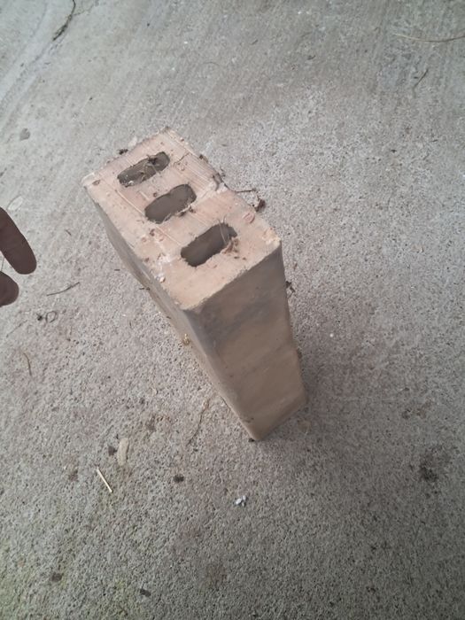 Cegły dziurawki st bdb