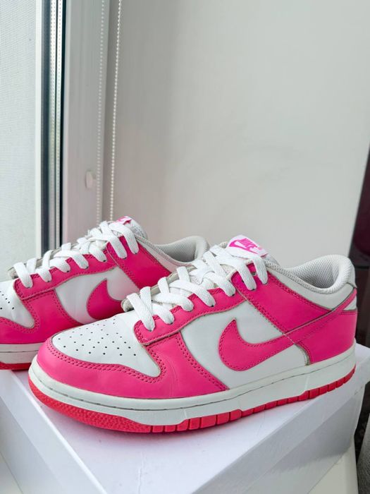 Кросівки жіночі NIKE