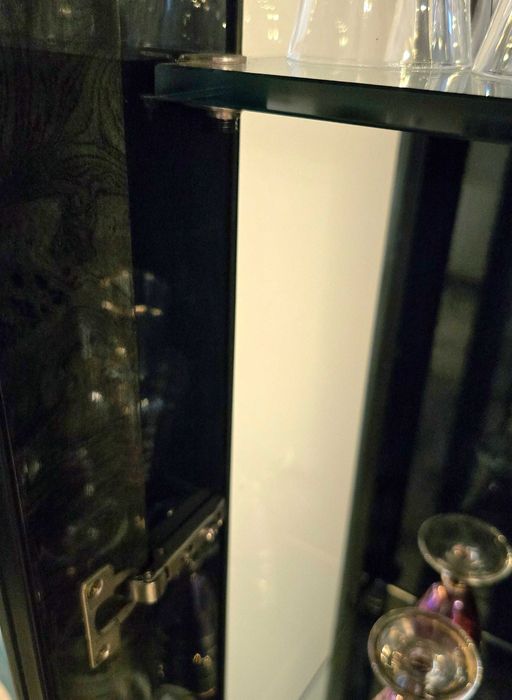 ÚNICO! Vitrina de Sala de Jantar com Design