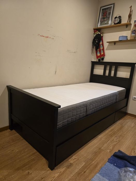 Cama solteiro bom estado