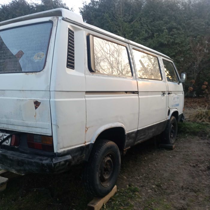 Sprzedam karoserię  VW t3 caravelle  1,6td