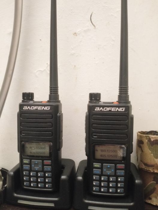 Baofeng DR-1801UV DMR (2 шт) + гарнитуры, полный комплект, почти новые