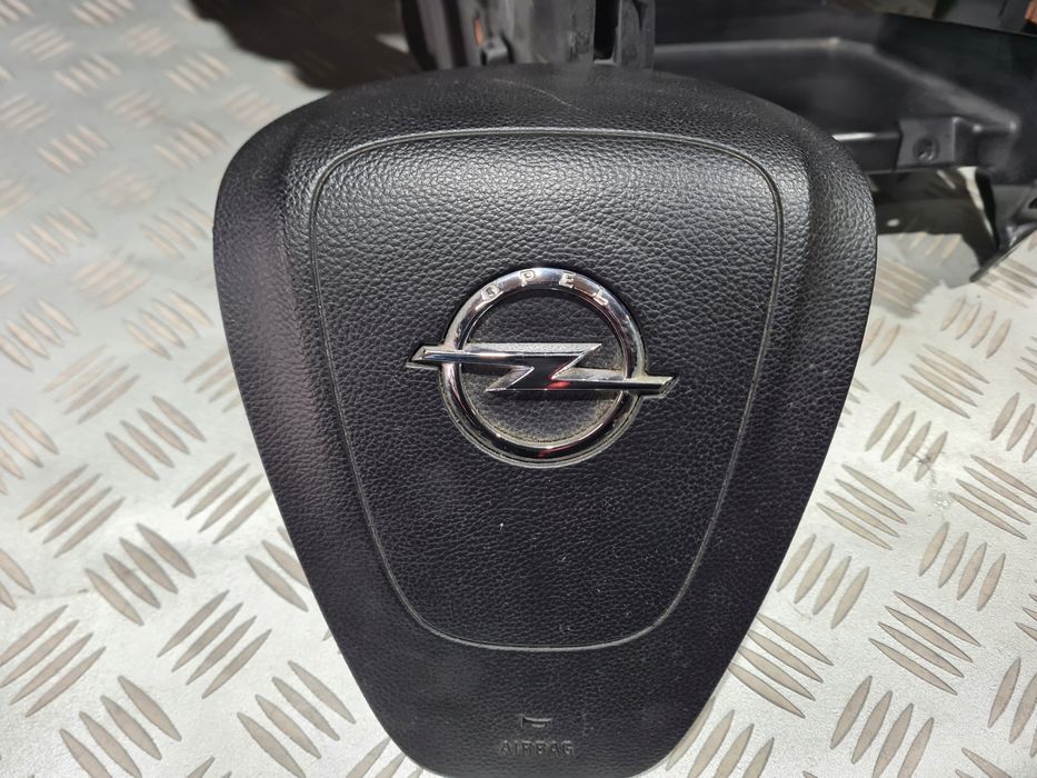deska kokpit konsola airbag pasy opel zafira c