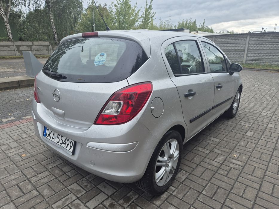 Opel corsa D 2010 rok 5drzwi