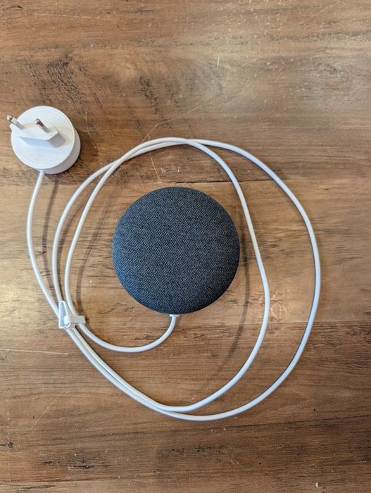 Google nest mini ( розумна колонка )