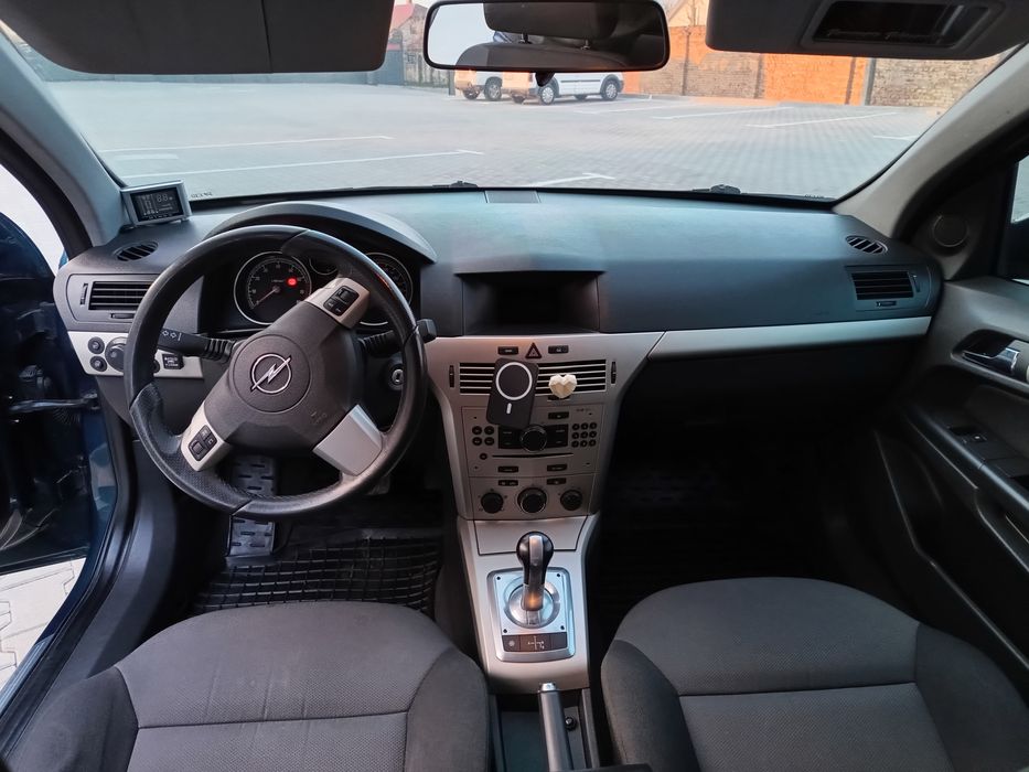 Продам  Opel Astra H