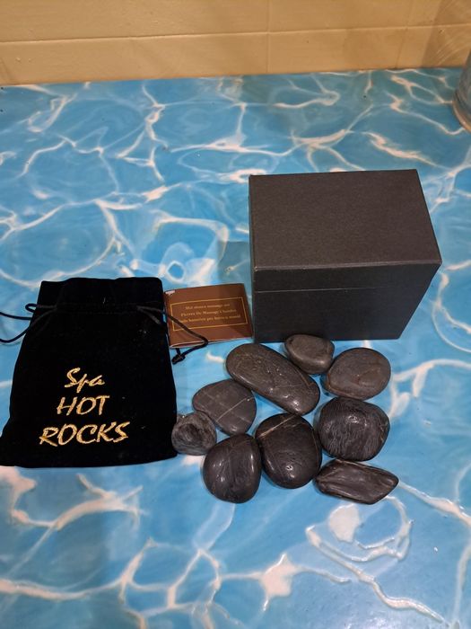 Pedras quentes massagem