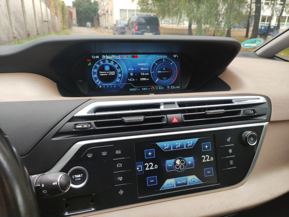 Автомобіль Сітроєн С4 гранд Пікассо