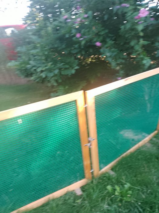 Płotki ogrodowe z drewna i siatki + furtka