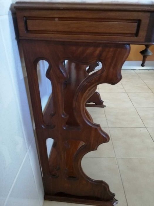 Aparador antigo/para restauro