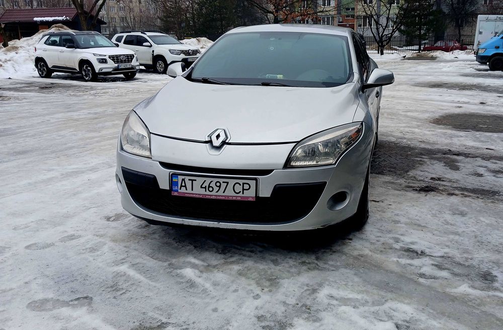 Renault MEGANE 3, хороший стан не ушатаний корч.