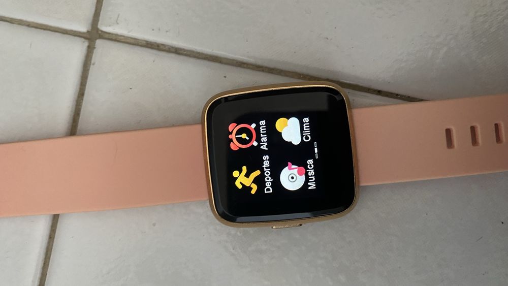 Smartwatches (2 relogios) bom estado