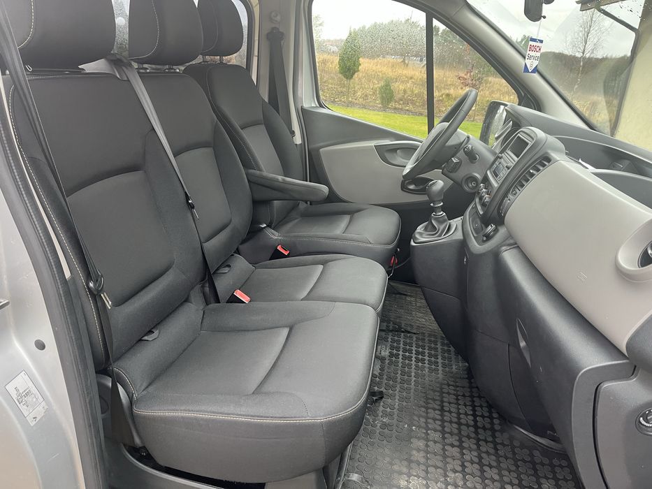 WYNAJEM BUS 9 OSOBOWY Renault Trafic III Kaszuby 3miasto Wolne Terminy