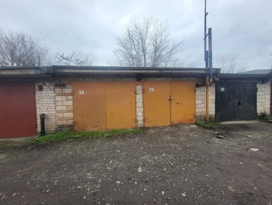 Продам кирпичний гараж