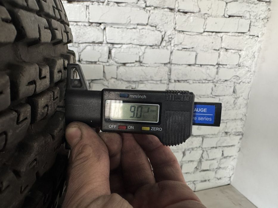 Майже нові всесезонні шини Bridgestone 255/70 R18