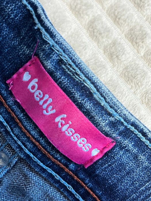 piękne jeansy z haftem belly kisses 5-6lat