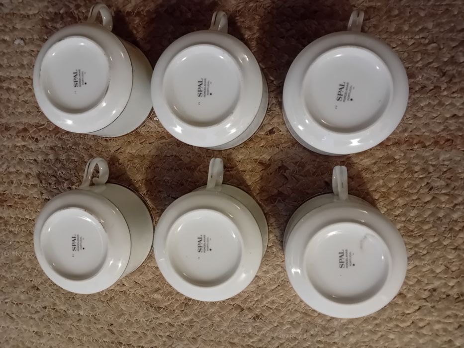 Seis chávenas grandes spal