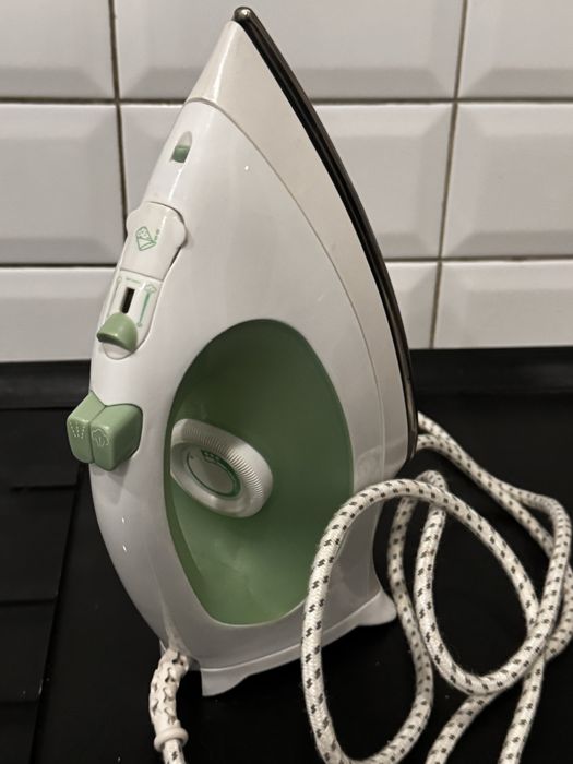 Утюг binatone si-2000