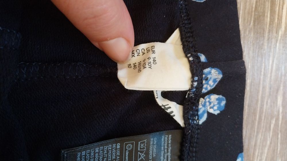 Ciepłe legginsy r. 134/140 hm terminczne