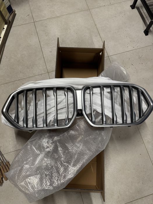 BMW X6 GRILL 2025r.