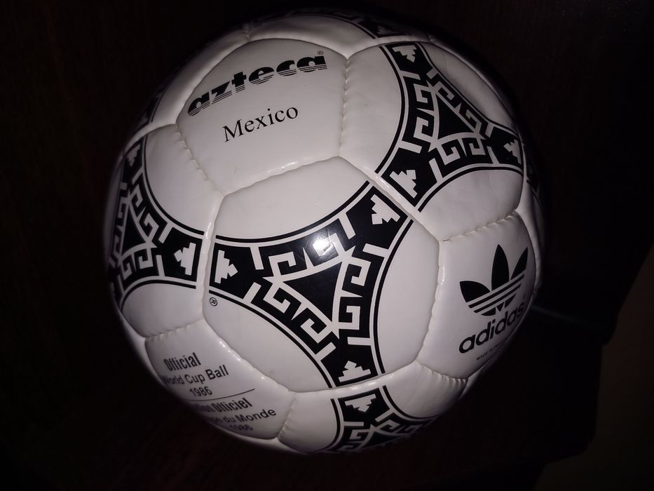 Pilka adidas z mistrzostw 86 azteca